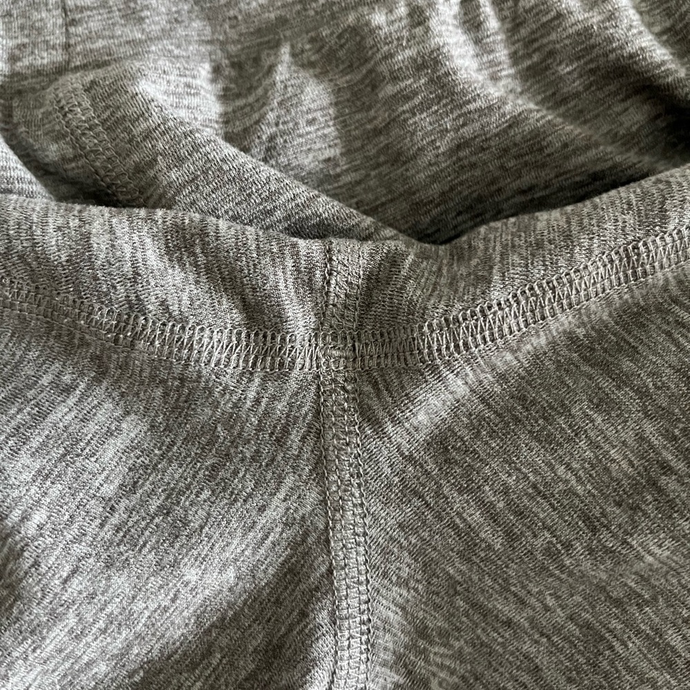 Vuori Lux Harem in Clay Heather size Small - Picture 9 of 9
